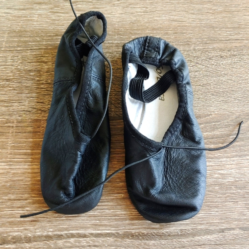 NWT So Danca Girls Black Ballet Shoes sz 10 1/2